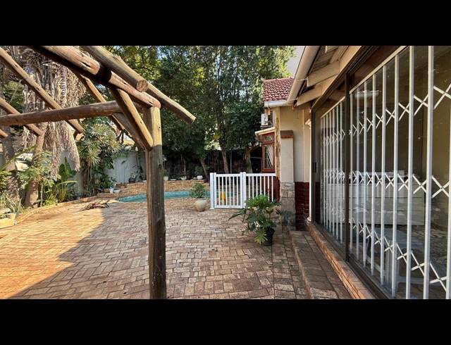 3 BEDROOM HOUSE FOR SALE IN GLENWOOD